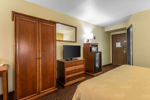 Quality Inn South image 13